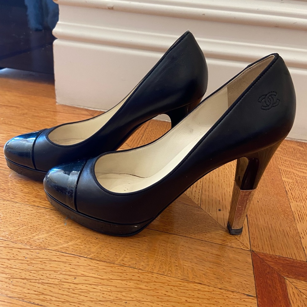 AUTHENTIC Chanel Black Cap Toe Pumps Heels 39.5